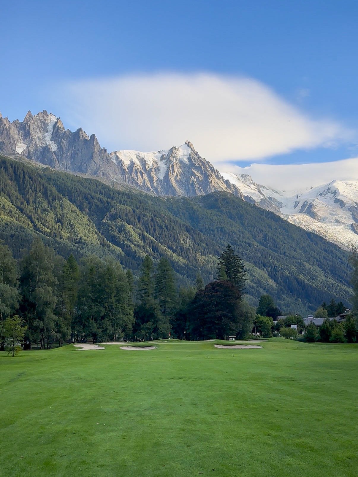 Le plus beau golf du monde โณ๏ธ๐๐ฝโโ๏ธ โ image 2 of 3