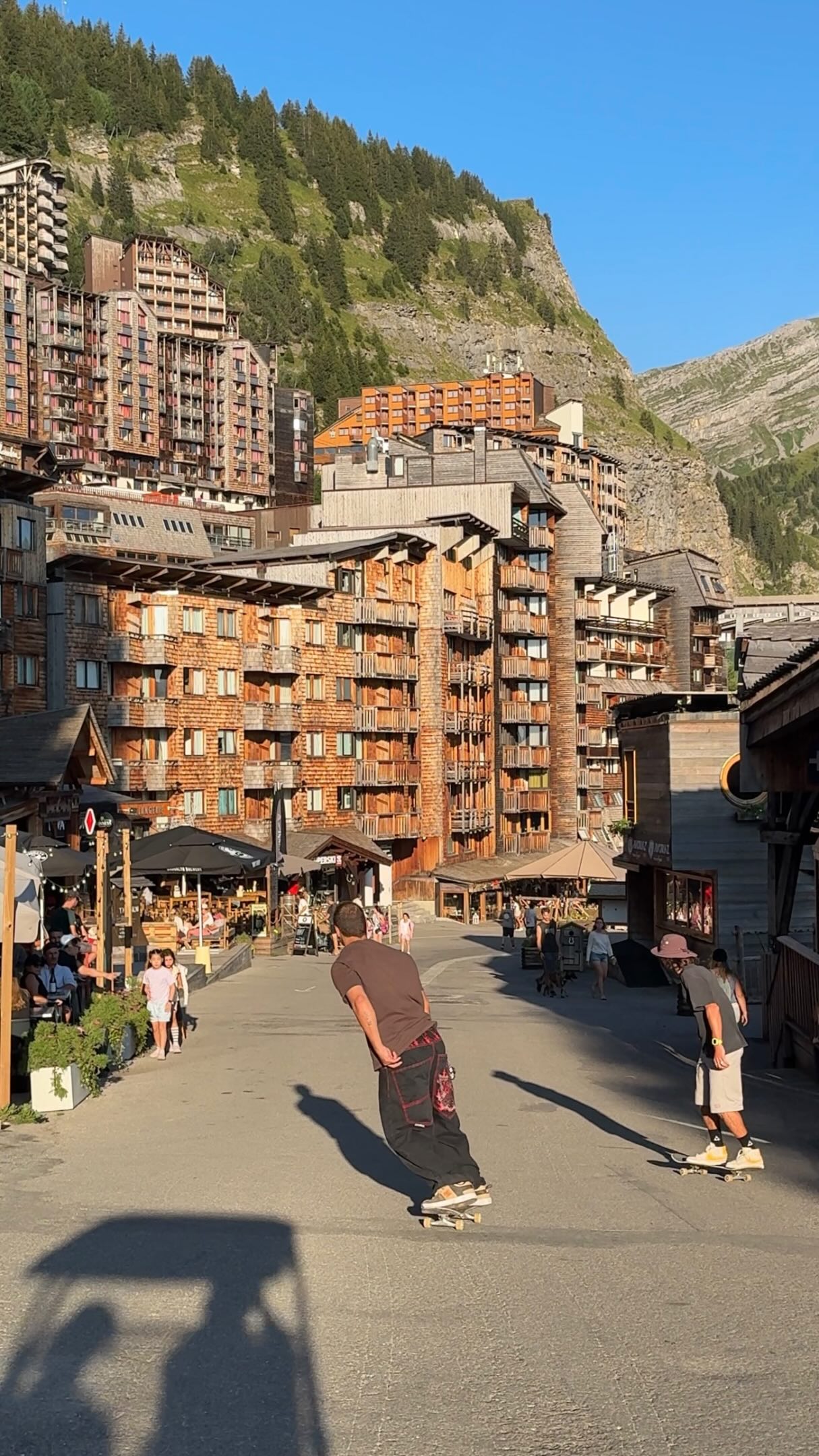 Summer or winter… vibes are the same in Avoriaz 🇫🇷❤️